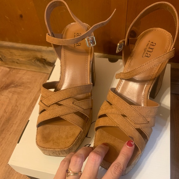 Vintage Style Block Heel - Picture 11 of 11